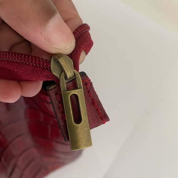 Crocodile Print Leather Handbag - Picture 8 of 16